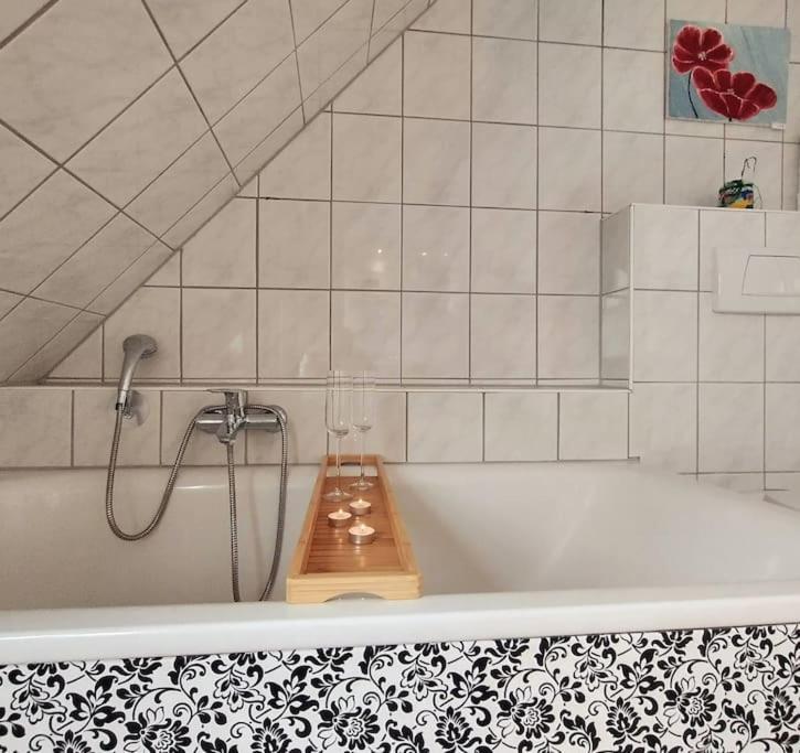 Ruhiges Exzellenz-Appartement Diana Im Elb-Urstromtal - Fast Wlan, Good For Long-Terms Bleckede Zewnętrze zdjęcie